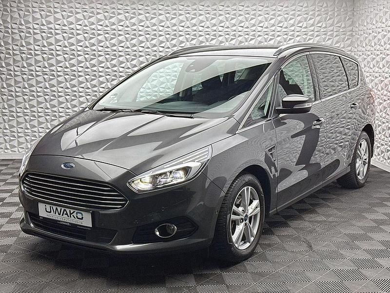 Gebraucht Ford S-MAX Titanium 165 PS (121 kW) 2019 Magneticgrau (metallic) Van / Kleinbus