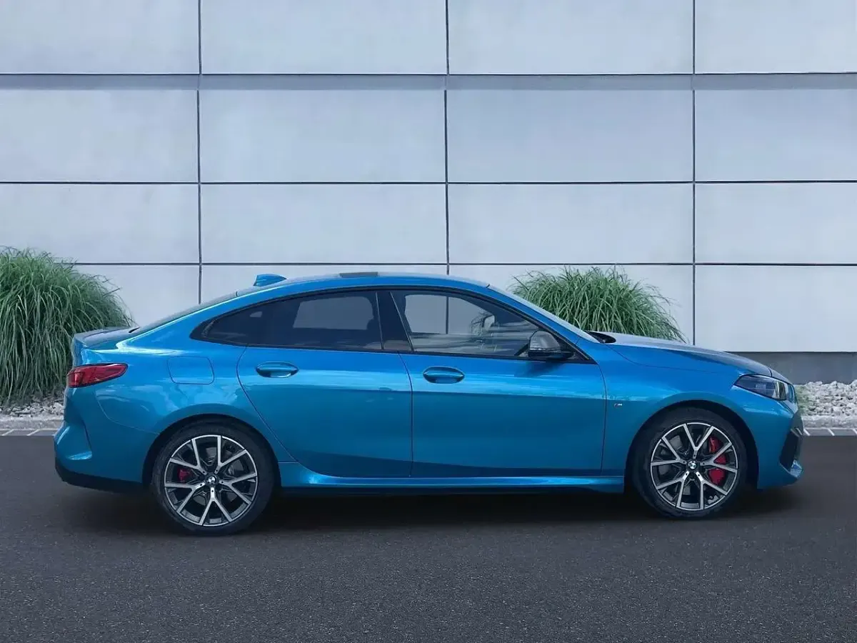 Gebraucht BMW M235 Sport Line 306 PS (225 kW) 2023 Blau Coupé