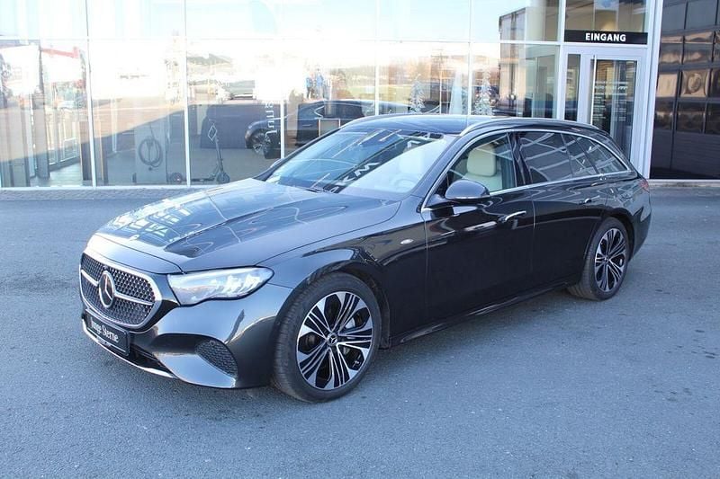 Gebraucht Mercedes E300 Avantgarde 313 PS (230 kW) 2025 Grau Kombi