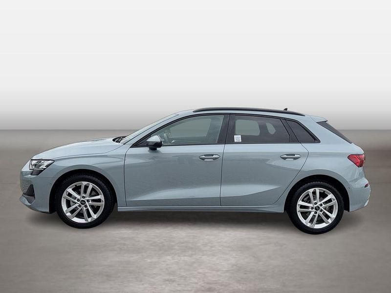 Gebraucht Audi A3 Ambiente 116 PS (85 kW) 2025 Pfeilgrau perleffekt Limousine