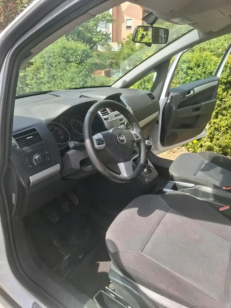 Gebraucht Opel Zafira 150 PS (110 kW) 2009 Weiß Van / Kleinbus