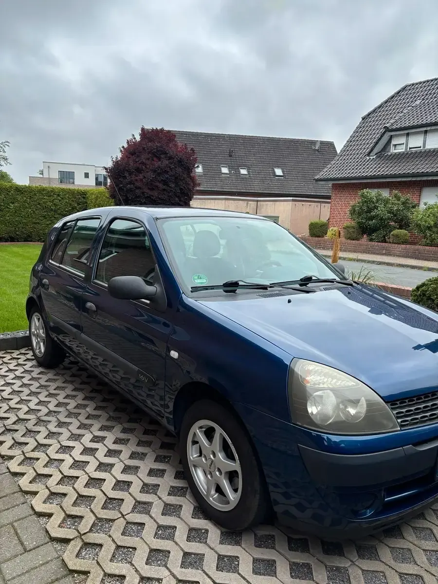 Gebraucht Renault Clio II 75 PS (55 kW) 2003 Blau Kleinwagen