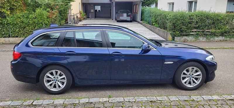 Blau Gebraucht 2010 BMW 530 Kombi | 11.990 € (Fairer Preis) - Bild 1/4