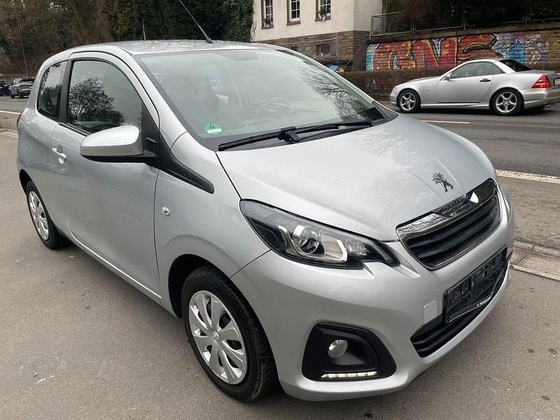 Gebraucht Peugeot 108 Active 72 PS (52 kW) 2021 Grau Kleinwagen