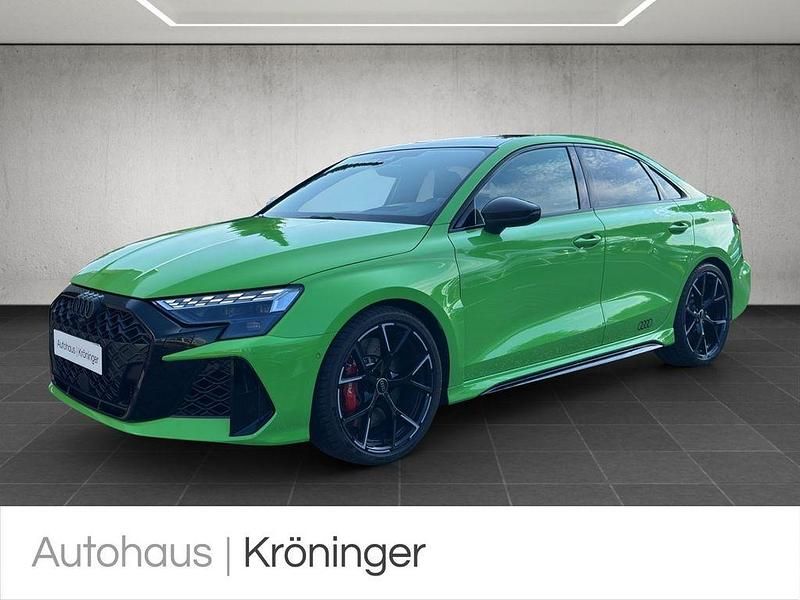 Kyalamigrün Gebraucht 2024 Audi RS3 Sport Kleinwagen | 68.990 € (Etwas zu teuer) - Bild 1/4