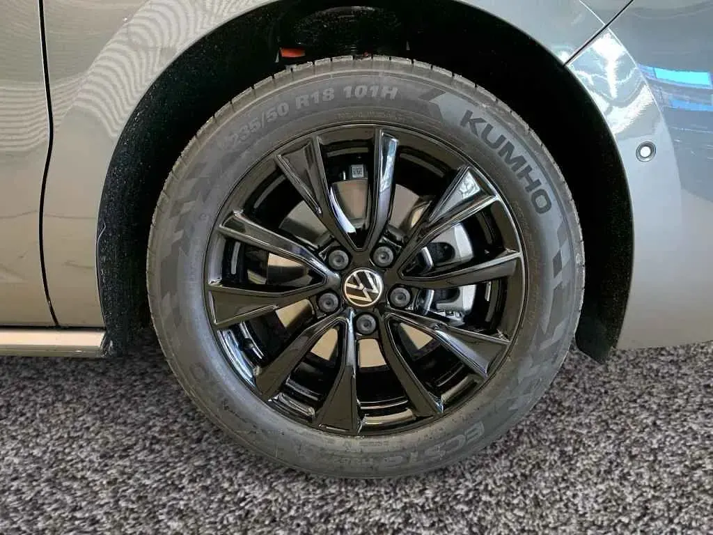 Neu VW T7 245 PS (180 kW) 2026 Grau Van