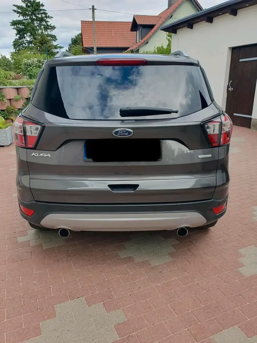 Gebraucht Ford Kuga 150 PS (110 kW) 2017 Grau SUV