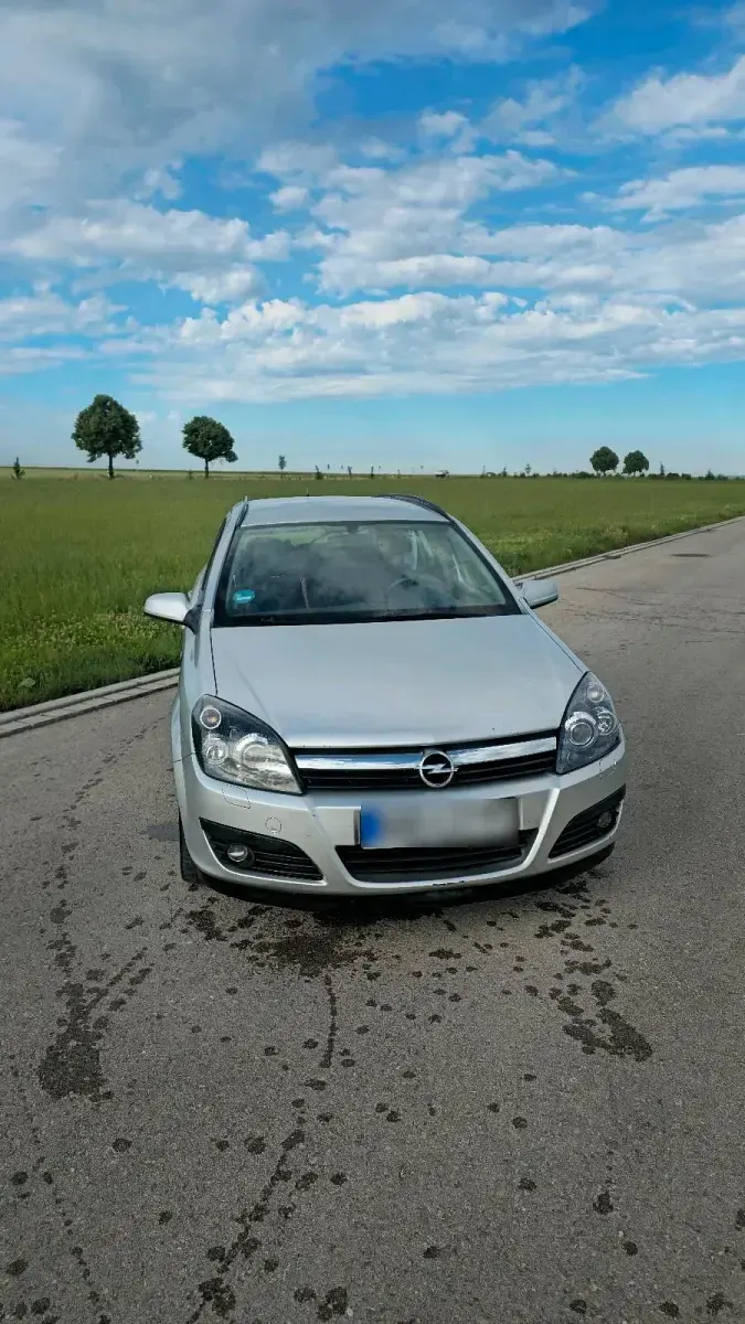 Gebraucht Opel Astra 100 PS (73 kW) 2006 Silber Limousine