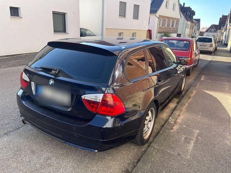 Gebraucht BMW 320 163 PS (119 kW) 2005 Schwarz Kombi