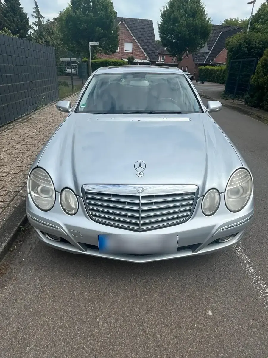 Brugt Mercedes E220 170 HK (125 kW) 2007 Sølv Sedan