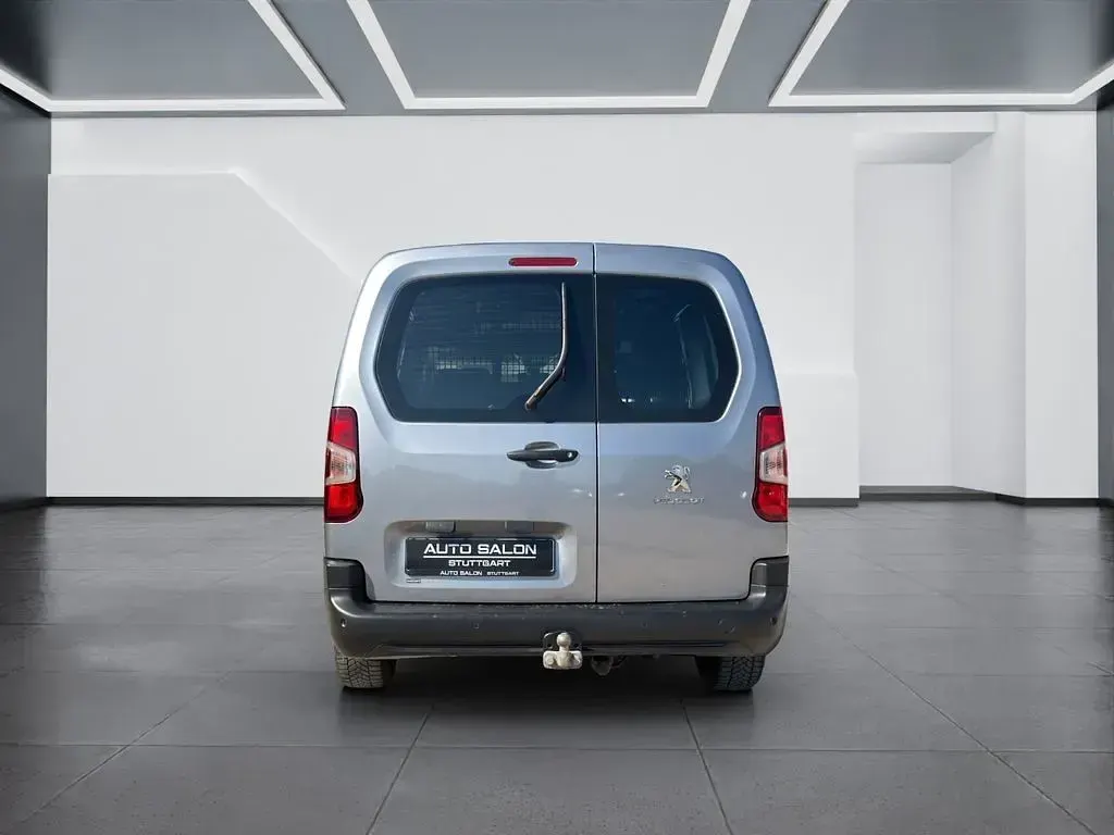 Gebraucht Peugeot Partner 131 PS (96 kW) 2020 Silber Van / Kleinbus