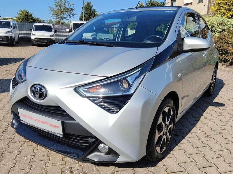 Silber Gebraucht 2018 Toyota Aygo x-sky Kleinwagen | 7.950 € (Etwas zu teuer) - Bild 1/4