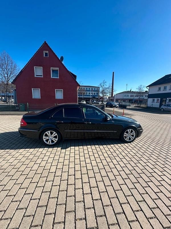 Gebraucht Mercedes 220 150 PS (110 kW) 2004 Schwarz Limousine