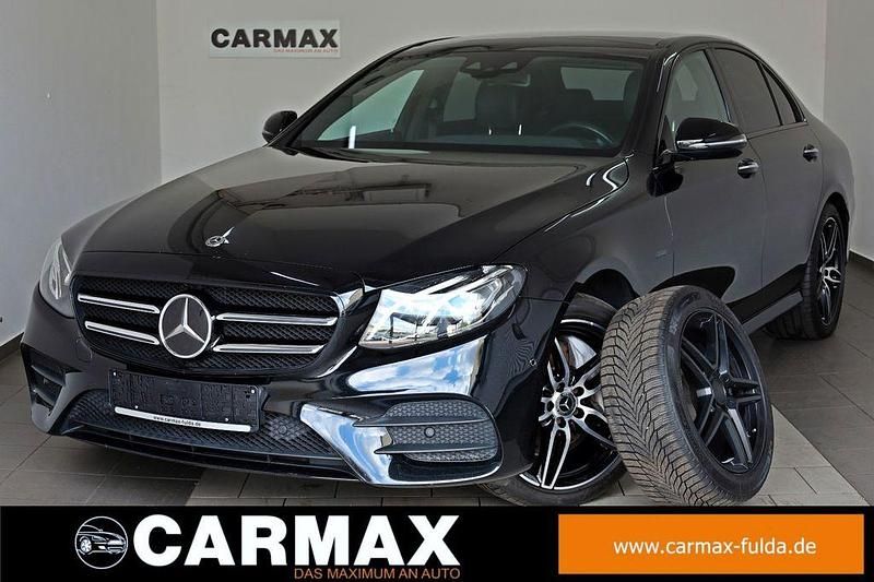 Ung. schwarz unilack Gebraucht 2018 Mercedes E350 AMG line Limousine | 25.900 € (Fairer Preis) - Bild 1/4