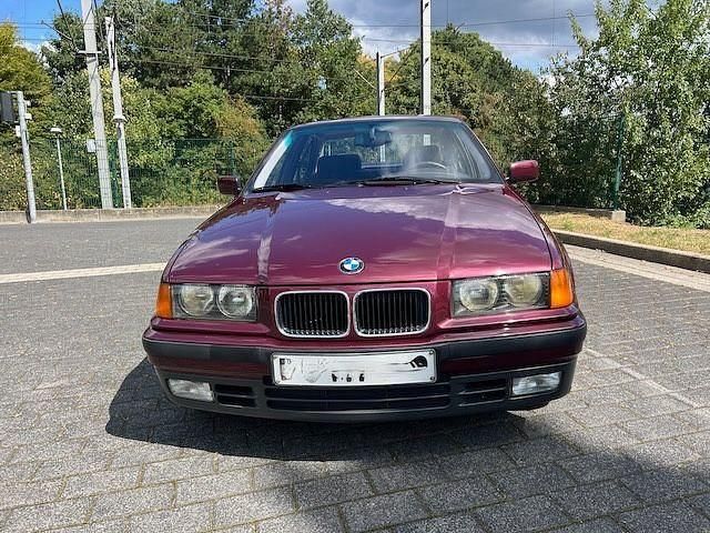 Gebraucht BMW 316 102 PS (75 kW) 1996 Rot Limousine