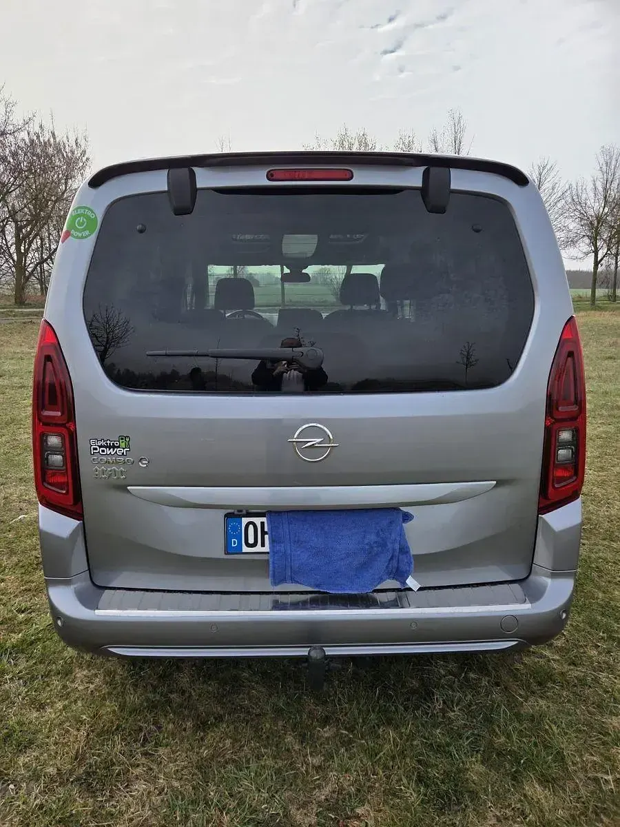 Gebraucht Opel Combo-e Life Ultimate 56 kW (77 PS) 2022 Silber Van / Kleinbus