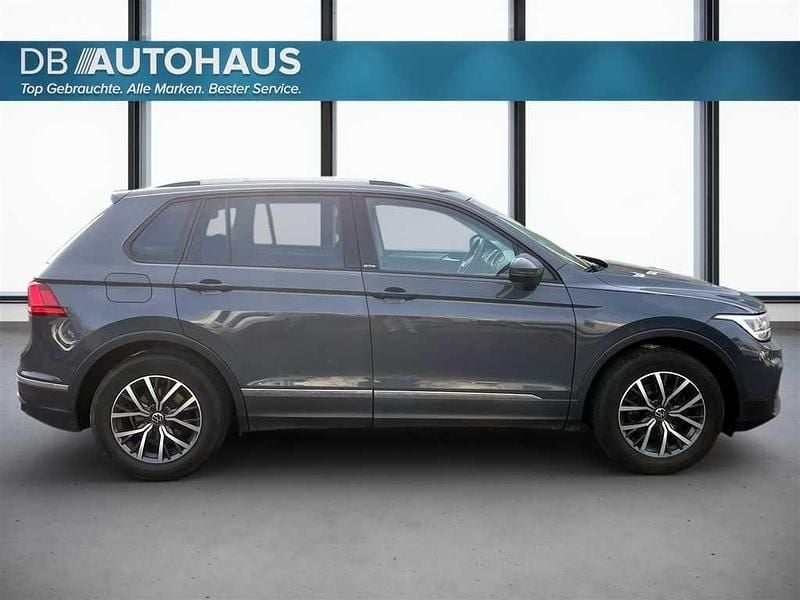 Gebraucht VW Tiguan Active 131 PS (96 kW) 2023 Grau SUV
