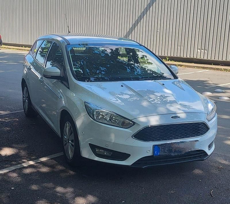 Weiß Gebraucht 2014 Ford Focus Kombi | 5.800 € (Fairer Preis) - Bild 1/4