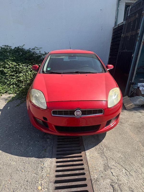 Rot Gebraucht 2009 Fiat Bravo Kleinwagen | 1.600 € (Superpreis) - Bild 1/4