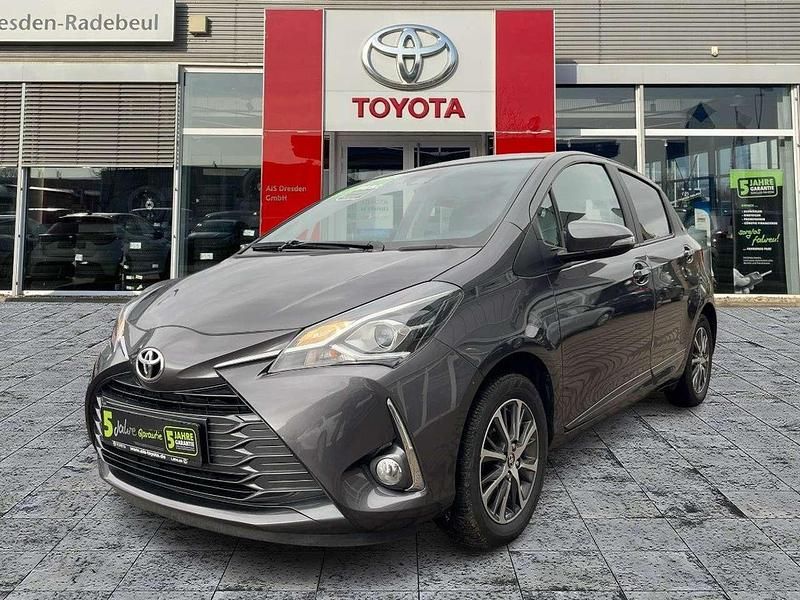Gebraucht Toyota Yaris Basis 111 PS (81 kW) 2019 Marlingrau metallic Kleinwagen