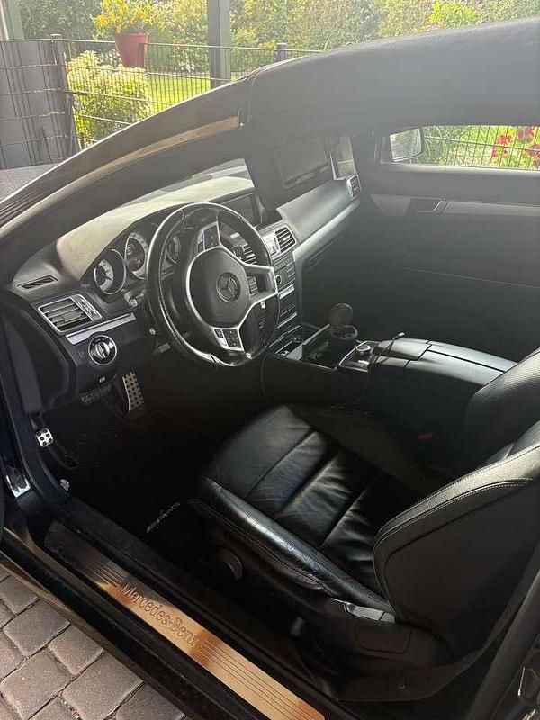 Schwarz Gebraucht 2017 Mercedes E220 Sport Edition Cabrio | 23.000 € (Fairer Preis) - Bild 1/4