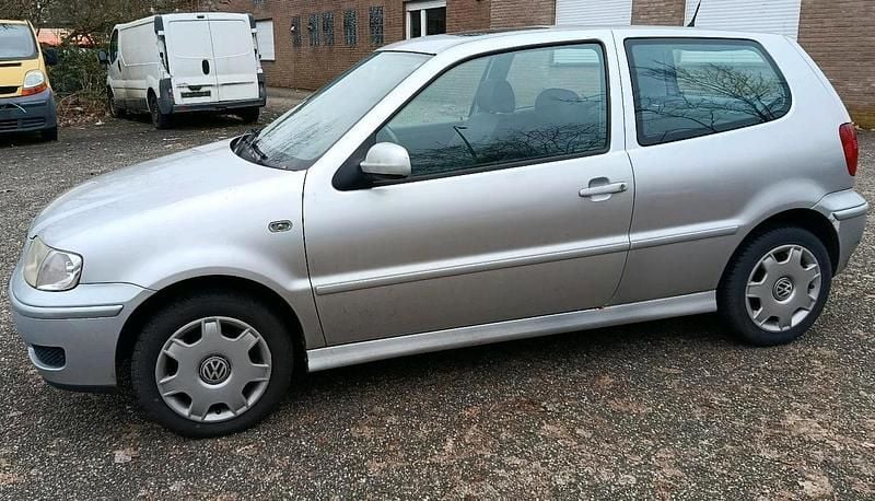 Gebraucht VW Polo 50 PS (36 kW) 2000 Silber Kleinwagen