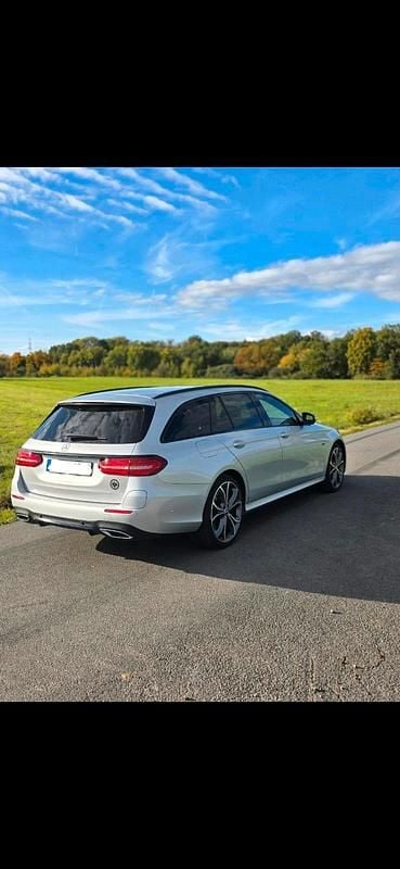Silber Gebraucht 2020 Mercedes E300 AMG Kombi | 26.350 € (Superpreis) - Bild 1/4