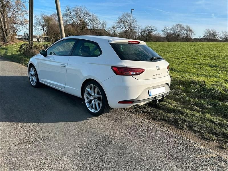 Gebraucht Seat Leon FR 140 PS (102 kW) 2013 Weiß Limousine