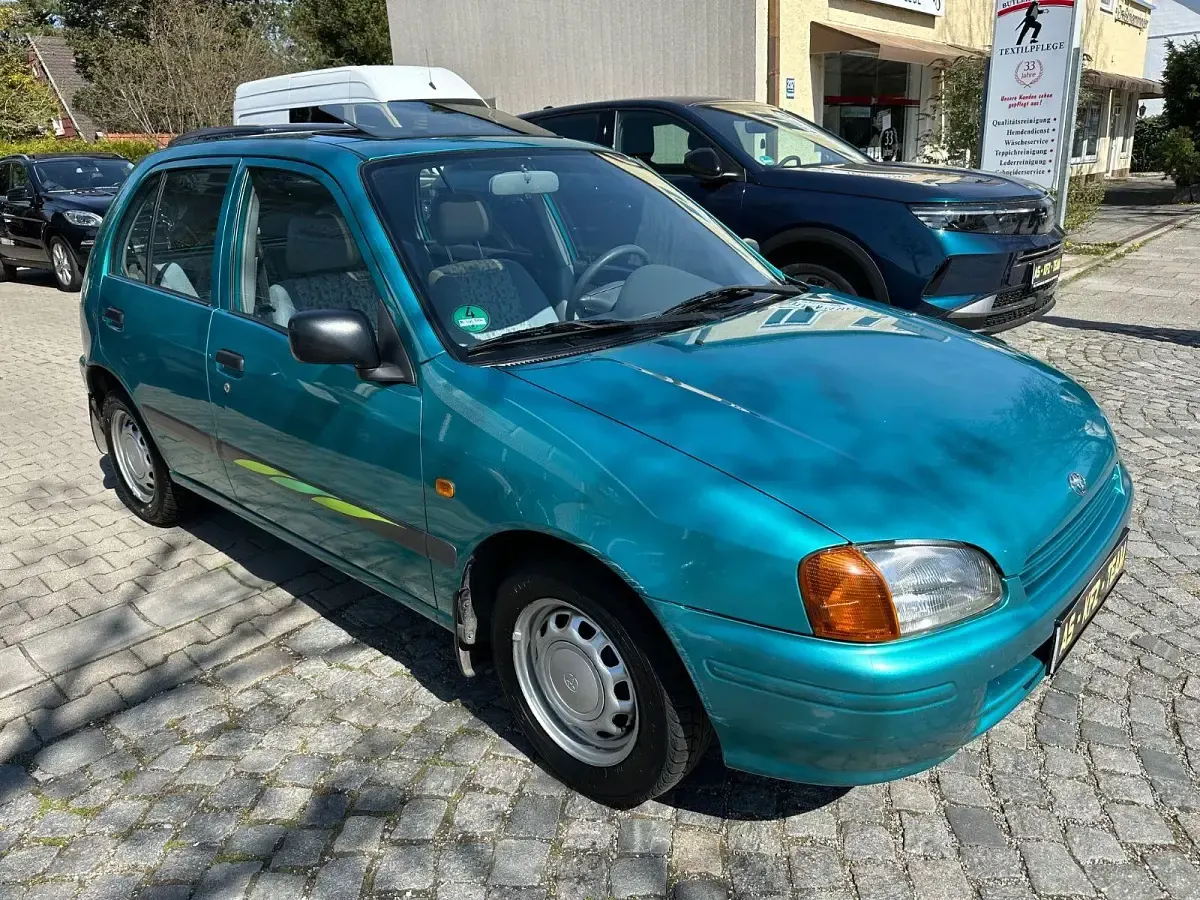 Gebraucht Toyota Starlet 75 PS (55 kW) 1996 Blau Kleinwagen