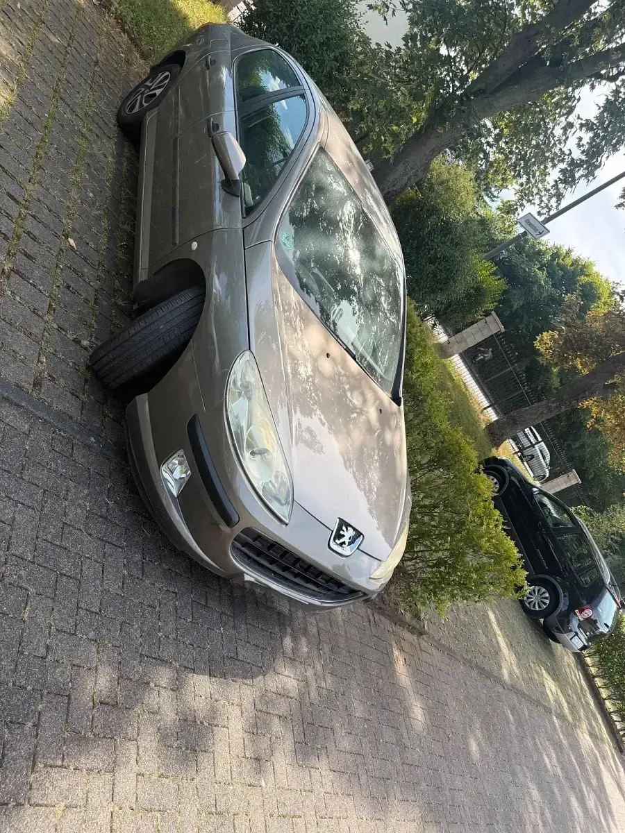Gebraucht Peugeot 407 136 PS (100 kW) 2004 Andere farben Limousine