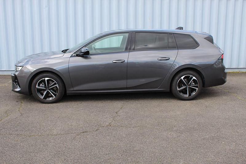 Gebraucht Opel Astra 131 PS (96 kW) 2024 Grau Kombi