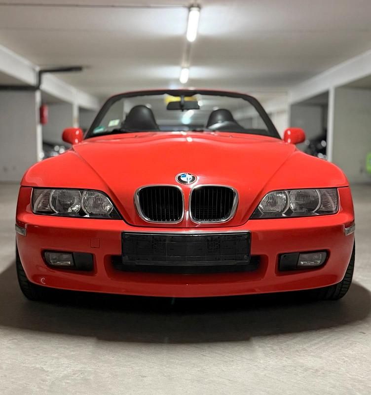 Rot Gebraucht 2000 BMW 318 Cabriolet Basis Cabrio | 7.490 € (Etwas zu teuer) - Bild 1/4