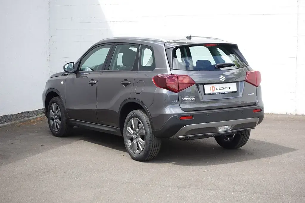 Neu Suzuki Vitara Club 110 PS (80 kW) 2026 Grau SUV