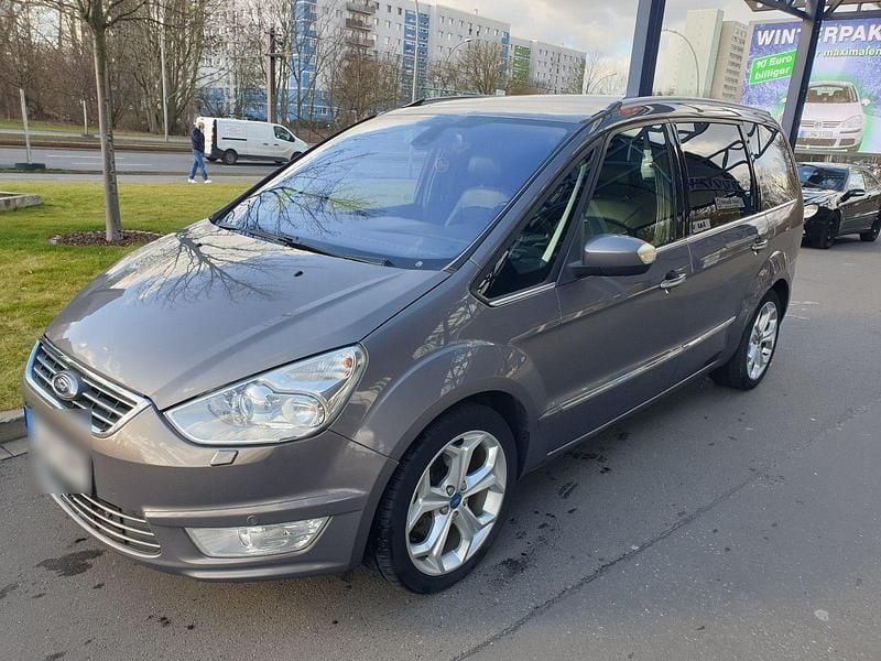 Grau Gebraucht 2012 Ford Galaxy Titanium Van / Kleinbus | 5.800 € (Superpreis) - Bild 1/4