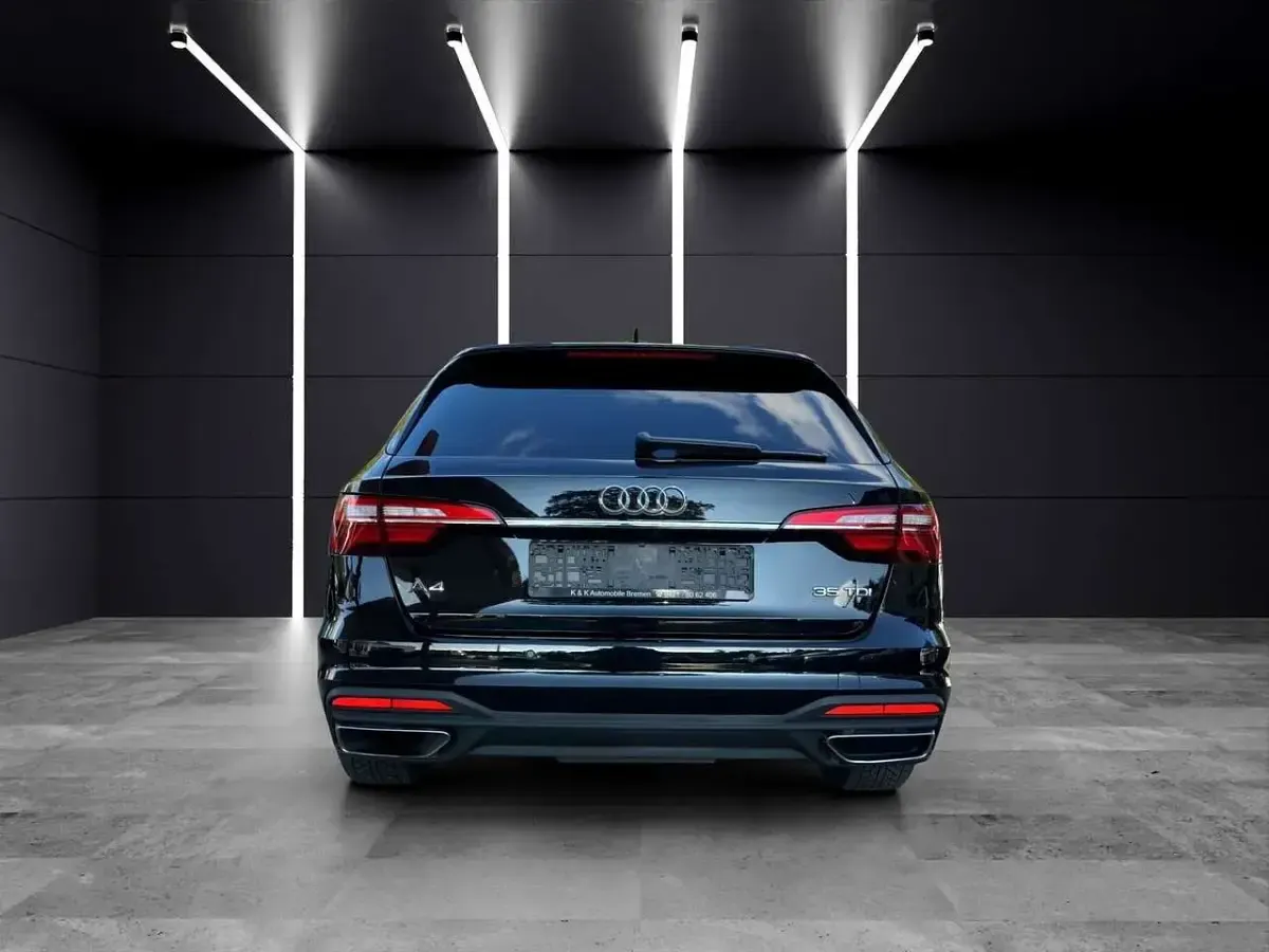 Gebraucht Audi A4 Advanced 163 PS (119 kW) 2023 Mythosschwarz metall (metallic) Kombi