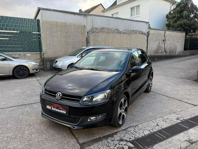 Gebraucht VW Polo Life 90 PS (66 kW) 2013 Schwarz Kleinwagen