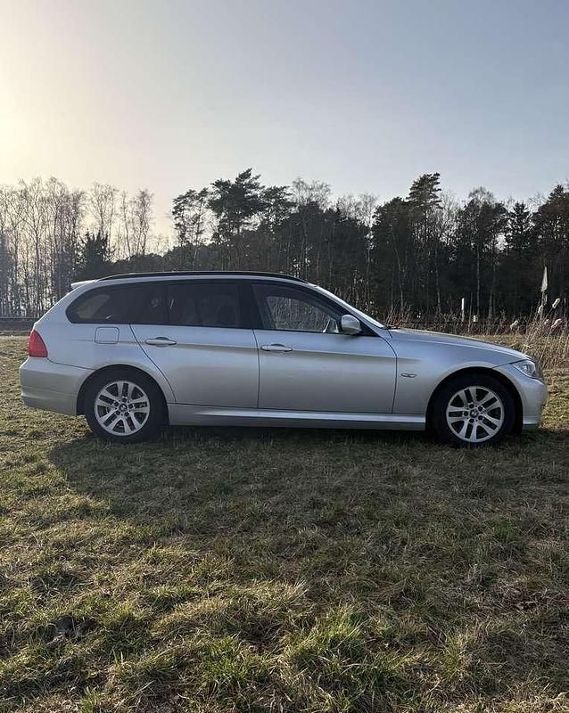 Gebraucht BMW 316 116 PS (85 kW) 2011 Grau Kombi