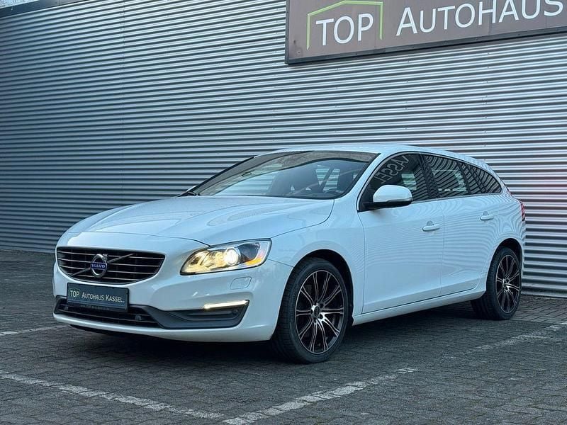 Gebraucht Volvo V60 Momentum 215 PS (158 kW) 2014 Weiß Kombi