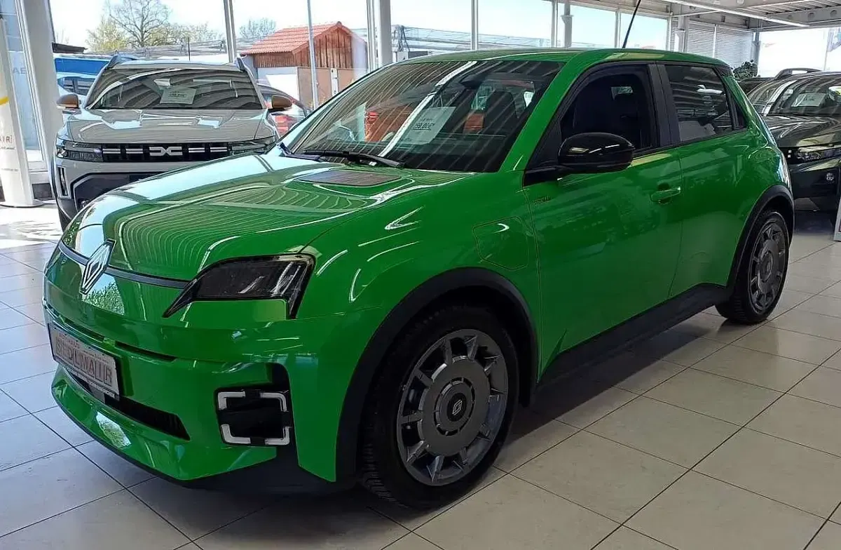 Neu Renault 5 E-Tech Evolution 89 kW (122 PS) 2026 Pop green Limousine