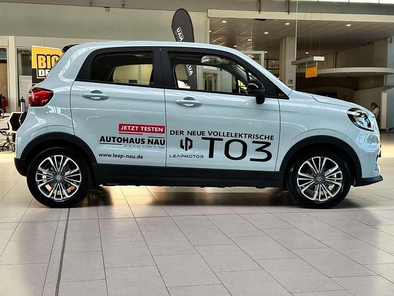 Neu Leapmotor T03 69 kW (95 PS) 2025 Glacier blue Kleinwagen