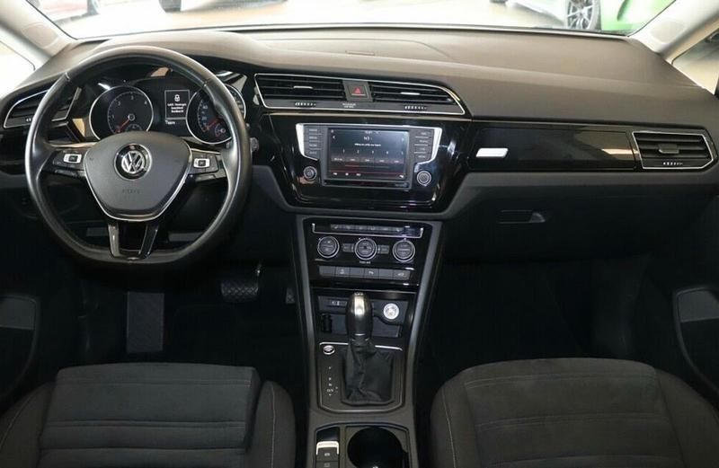 Gebraucht VW Touran 150 PS (110 kW) 2015 Braun Van / Kleinbus