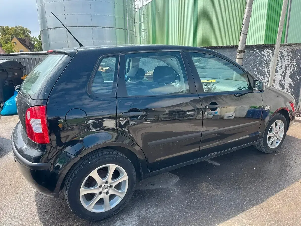 Gebraucht VW Polo 44 PS (32 kW) 2002 Schwarz Kleinwagen
