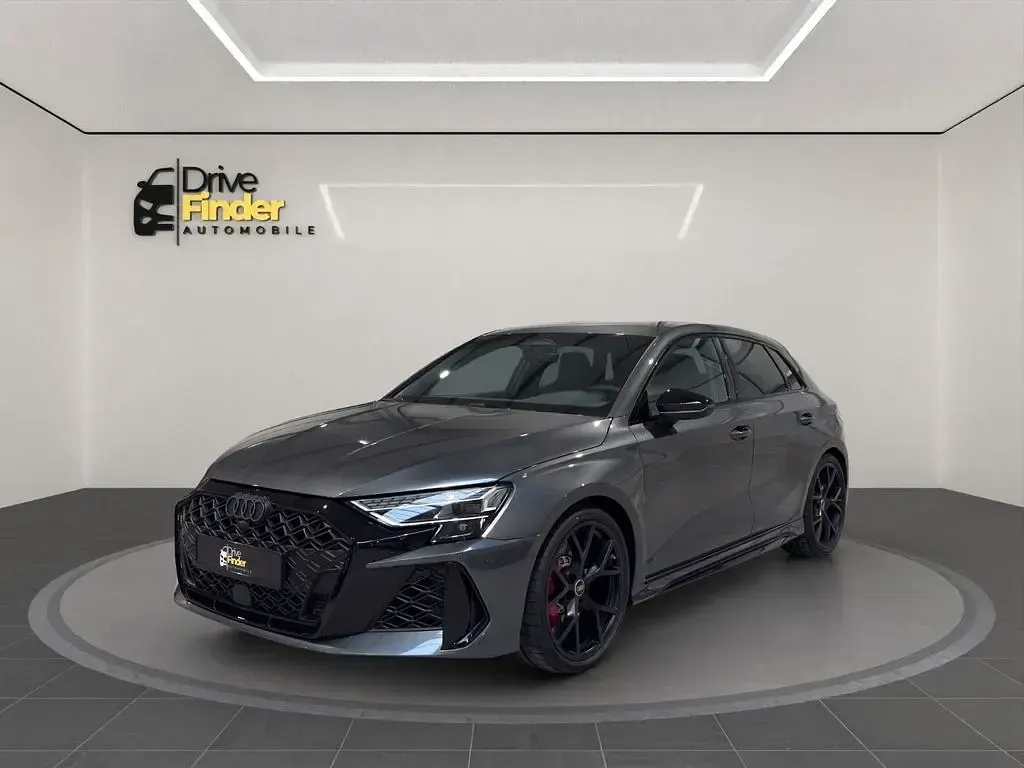 Neu Audi RS3 Sport 400 PS (294 kW) 2025 Daytonagrau perleffekt Limousine