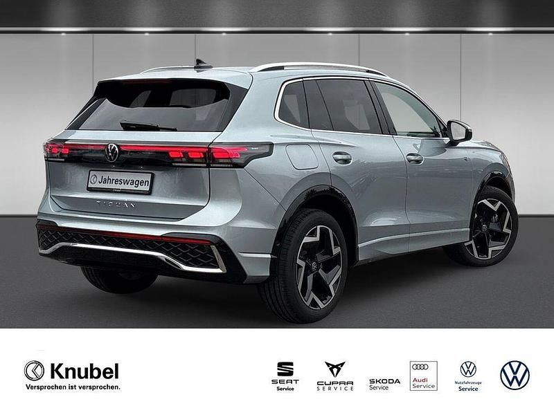 Gebraucht VW Tiguan R-line 150 PS (110 kW) 2025 Silber SUV