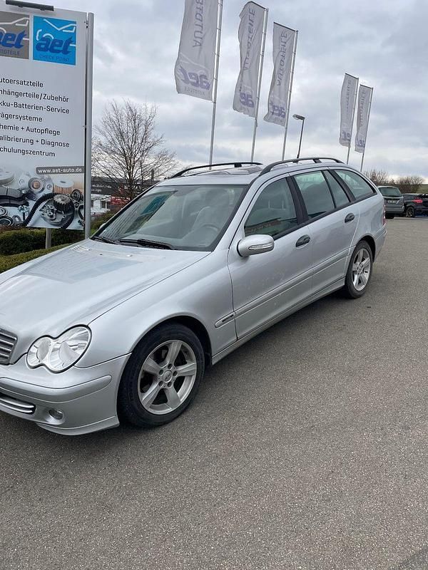 Silber Gebraucht 2005 Mercedes C220 Classic Kombi | 3.490 € (Fairer Preis) - Bild 1/4