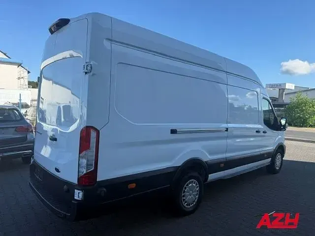 Gebraucht Ford Transit Trend 131 PS (96 kW) 2023 Frostweiß Van / Kleinbus