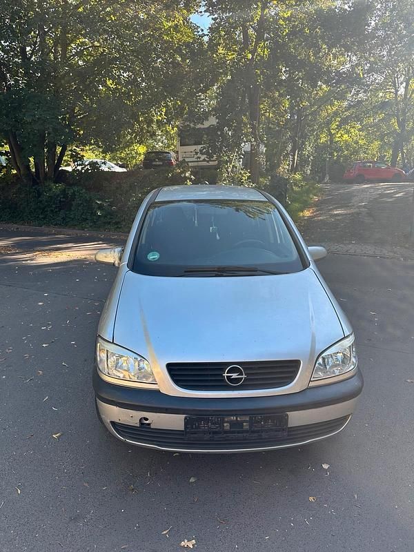 Silber Gebraucht 2002 Opel Zafira Van / Kleinbus | 800 € (Superpreis) - Bild 1/4
