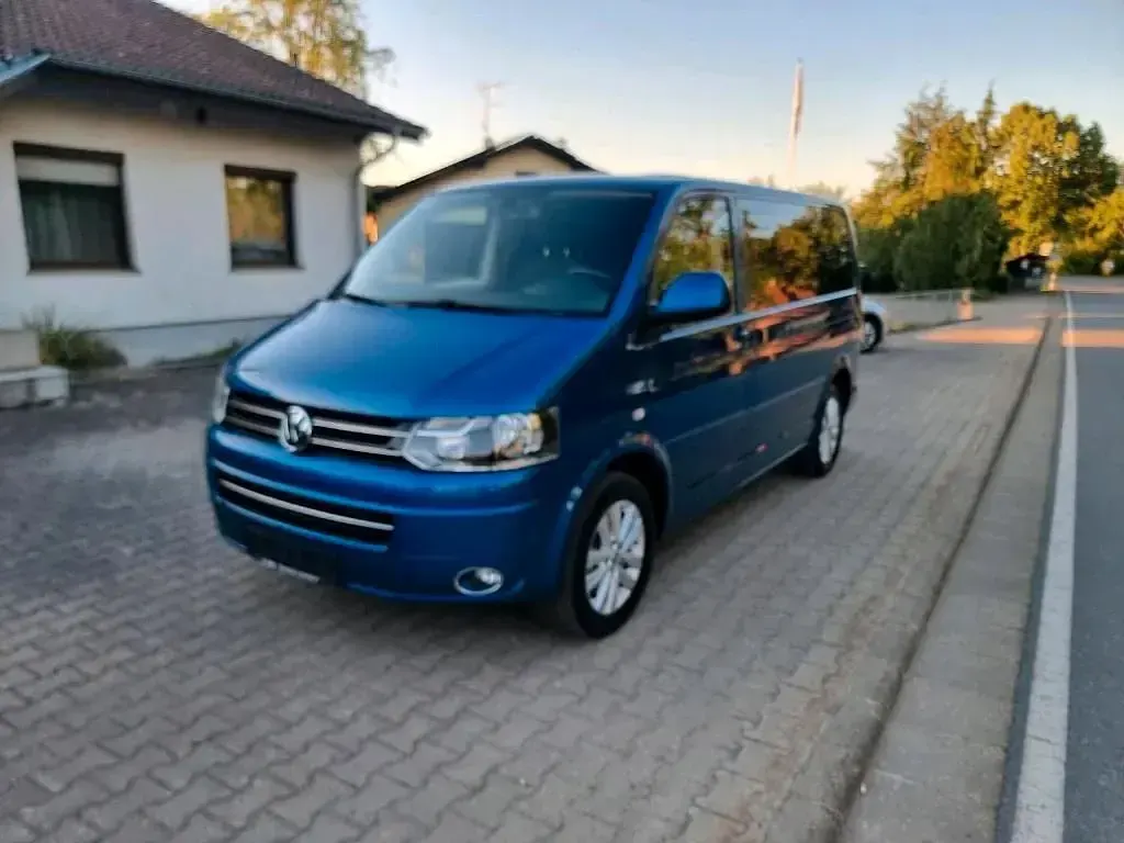 Gebraucht VW Multivan Life 180 PS (132 kW) 2013 Blau Van / Kleinbus