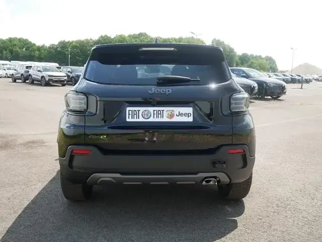 Neu Jeep Avenger Overland 145 PS (106 kW) 2026 Volcano black (schwarz) SUV