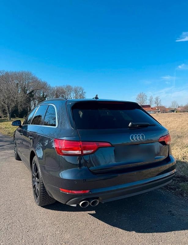 Second-hand Audi A4 190 CP (139 kW) 2017 Albastru Break